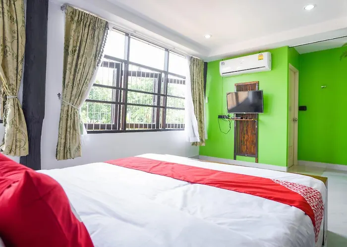 Hotel Oyo 326 Ruen Thai Mareeya 2*