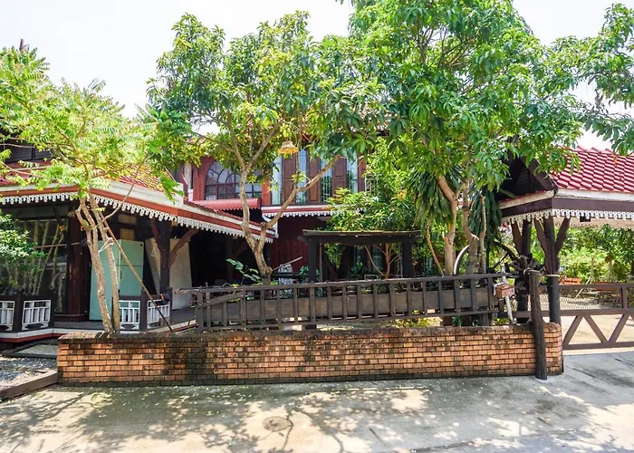 Hotel Oyo 326 Ruen Thai Mareeya 2*
